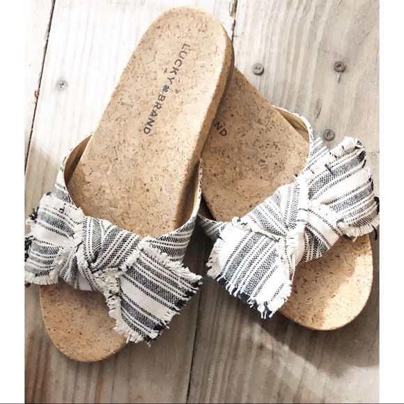 Lucky Brand Shoes - Lucky Brand Bow sandals flats slides size 7